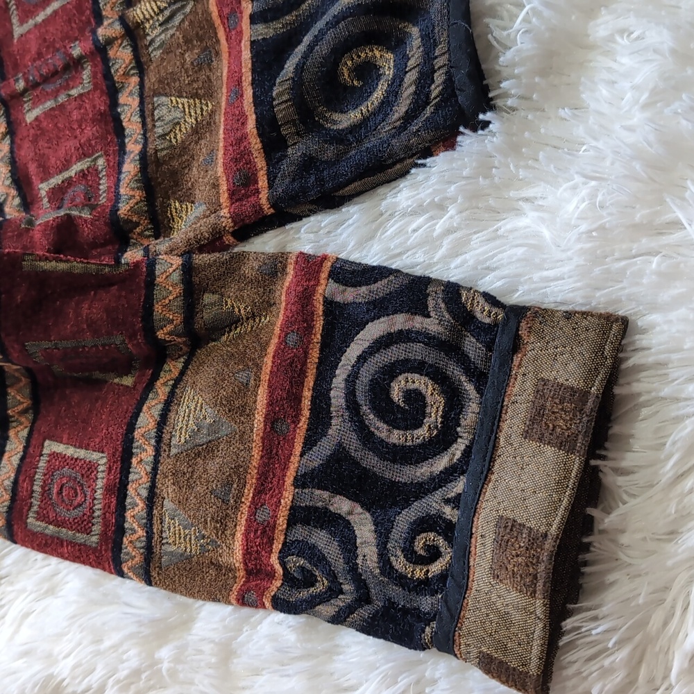 90s Vintage Reversible Red, Black, & Tan Corduroy Tapestry Button Down Jacket - Picture 6 of 12